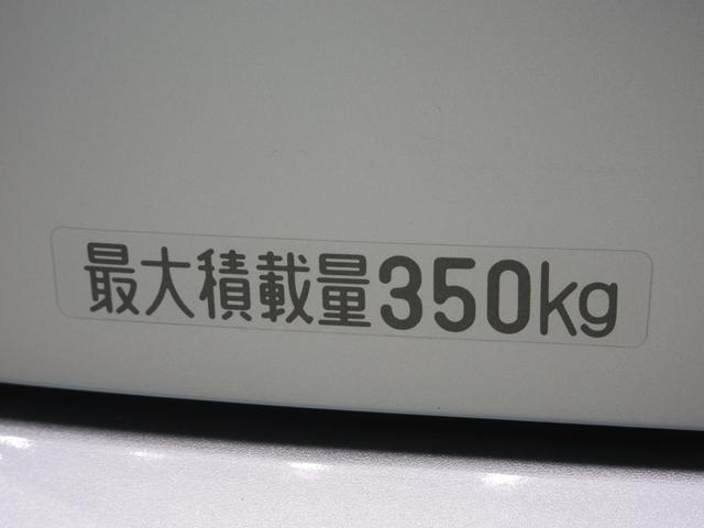 ハイゼットカーゴクルーズ両側スライドドア　４ＷＤ　ＭＴ５速　キーレスエントリー　エアコン　パワーステアリング　パワーウィンドウ　運転席エアバッグ　ＡＢＳ　ティーゼットデオプラス（岡山県）の中古車