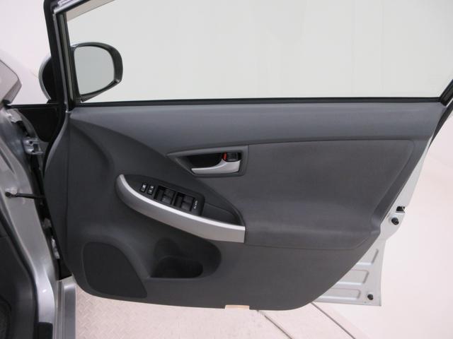 プリウスＳオートライト　キーフリー　電動格納式ドアミラー　エアコン　パワーステアリング　パワーウィンドウ　運転席エアバッグ　ＡＢＳ　ティーゼットデオプラス（岡山県）の中古車