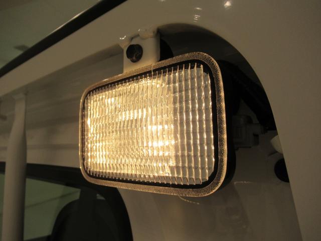 ハイゼットトラックスタンダード　農用スペシャル４ＷＤ　ＭＴ５速　荷台作業灯　ＡＭ／ＦＭラジオ　エアコン　パワーステアリング　運転席エアバッグ　ＡＢＳ　ティーゼットデオプラス（岡山県）の中古車