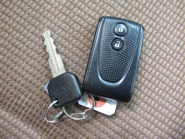 ミラココアココアプラスＸキーフリー　アイドリングストップ　ＣＤチューナー　電動格納式ドアミラー　エアコン　パワーステアリング　パワーウィンドウ　運転席エアバッグ　ＡＢＳ　ティーゼットデオプラス（岡山県）の中古車