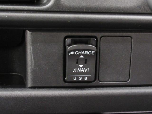 ハイゼットカーゴデラックス SA3両側スライドドア オートライト キーレスエントリー アイドリングストップ ナビ USB入力端子 Bluetooth 衝突被害軽減システム レーンアシスト オートマチックハイビーム(岡山県)の中古車