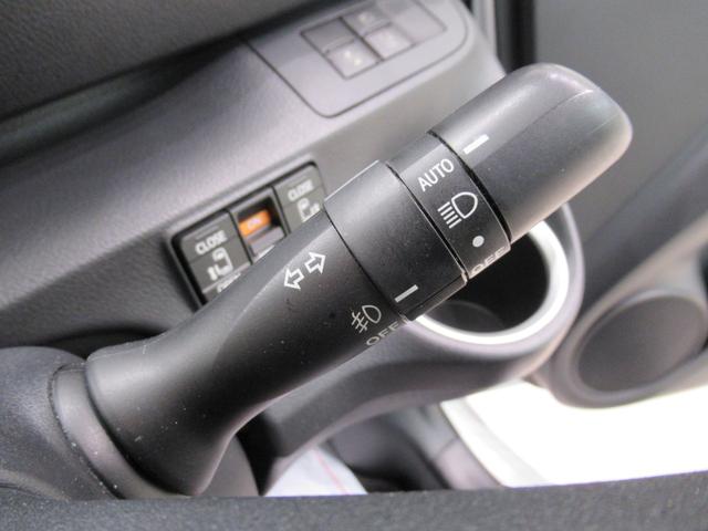 シエンタハイブリッドＧシートヒーター　オートライト　キーフリー　ＵＳＢ入力端子　電動格納式ドアミラー　エアコン　パワーステアリング　パワーウィンドウ　運転席エアバッグ　ＡＢＳ　ティーゼットデオプラス（岡山県）の中古車