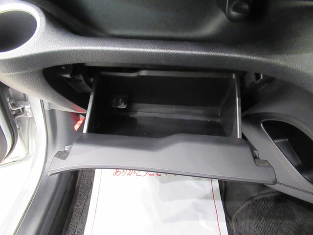 シエンタハイブリッドＧシートヒーター　オートライト　キーフリー　ＵＳＢ入力端子　電動格納式ドアミラー　エアコン　パワーステアリング　パワーウィンドウ　運転席エアバッグ　ＡＢＳ　ティーゼットデオプラス（岡山県）の中古車