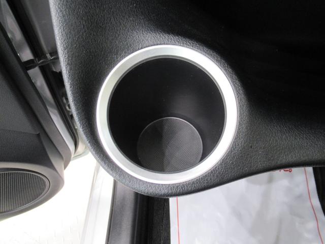 シエンタハイブリッドＧシートヒーター　オートライト　キーフリー　ＵＳＢ入力端子　電動格納式ドアミラー　エアコン　パワーステアリング　パワーウィンドウ　運転席エアバッグ　ＡＢＳ　ティーゼットデオプラス（岡山県）の中古車