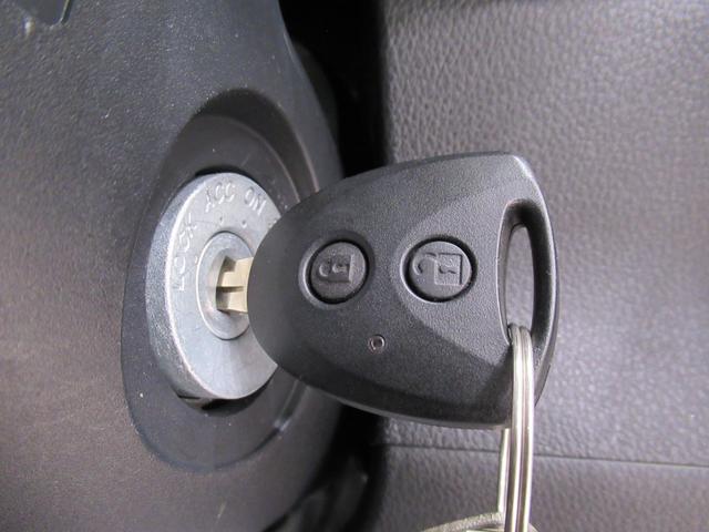 ハイゼットカーゴデラックスＡＭ／ＦＭラジオ　両側スライドドア　オートライト　キーレスエントリー　アイドリングストップ　衝突被害軽減システム　レーンアシスト　オートマチックハイビーム　ティーゼットデオプラス（岡山県）の中古車