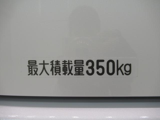 ハイゼットカーゴクルーズＬＥＤヘッドランプ　両側スライドドア　オートライト　キーフリー　アイドリングストップ　電動格納式ドアミラー　衝突被害軽減システム　レーンアシスト　オートマチックハイビーム　ティーゼットデオプラス（岡山県）の中古車