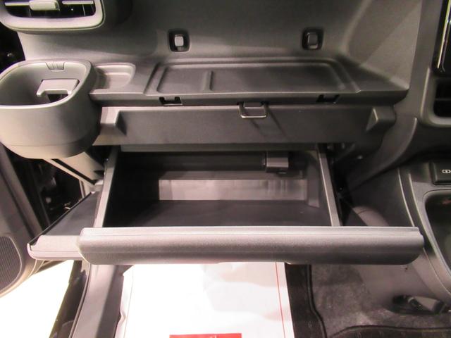 シエンタハイブリッドＺシートヒーター　両側パワースライドドア　オートライト　キーフリー　ＵＳＢ入力端子　エアコン　パワーステアリング　パワーウィンドウ　運転席エアバッグ　ＡＢＳ　ティーゼットデオプラス（岡山県）の中古車