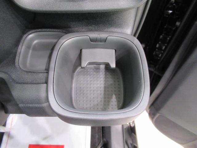 シエンタハイブリッドＺシートヒーター　両側パワースライドドア　オートライト　キーフリー　ＵＳＢ入力端子　エアコン　パワーステアリング　パワーウィンドウ　運転席エアバッグ　ＡＢＳ　ティーゼットデオプラス（岡山県）の中古車