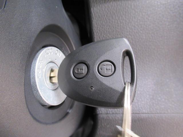 ハイゼットカーゴデラックスＡＭ／ＦＭラジオ　両側スライドドア　オートライト　キーレスエントリー　アイドリングストップ　衝突被害軽減システム　レーンアシスト　オートマチックハイビーム　ティーゼットデオプラス（岡山県）の中古車