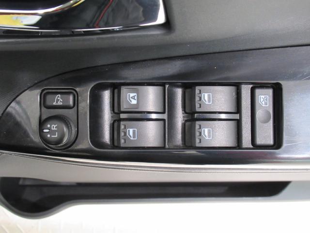 タントカスタムＸトップエディション　ＳＡ左側パワースライドドア　オートライト　キーフリー　アイドリングストップ　ＵＳＢ入力端子　電動格納式ドアミラー　衝突被害軽減システム　ティーゼットデオプラス（岡山県）の中古車