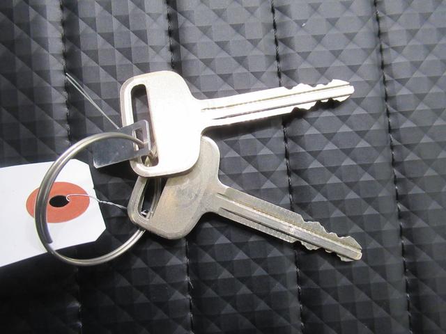 ハイゼットトラックスタンダード　農用スペシャル４ＷＤ　ＡＭ／ＦＭラジオ　荷台作業灯　オートライト　アイドリングストップ　衝突被害軽減システム　レーンアシスト　オートマチックハイビーム　ティーゼットデオプラス（岡山県）の中古車