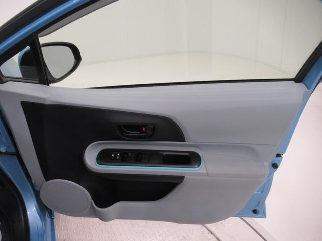 アクアＳシートヒーター　オートライト　キーフリー　電動格納式ドアミラー　エアコン　パワーステアリング　パワーウィンドウ　運転席エアバッグ　ＡＢＳ　ティーゼットデオプラス（岡山県）の中古車