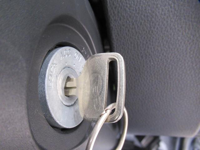 ハイゼットトラックスタンダード　農用スペシャル４ＷＤ　ＭＴ５速　ＬＥＤヘッドランプ　ＡＭ／ＦＭラジオ　荷台作業灯　オートライト　キーフリー　アイドリングストップ　衝突被害軽減システム　レーンアシスト　オートマチックハイビーム（岡山県）の中古車