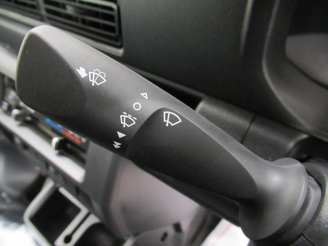 ハイゼットトラックスタンダード　農用スペシャル４ＷＤ　ＭＴ５速　ＬＥＤヘッドランプ　ＡＭ／ＦＭラジオ　荷台作業灯　オートライト　キーフリー　アイドリングストップ　衝突被害軽減システム　レーンアシスト　オートマチックハイビーム（岡山県）の中古車