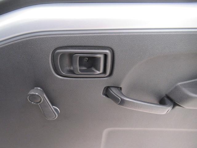 ハイゼットトラックスタンダード　農用スペシャル４ＷＤ　ＭＴ５速　ＬＥＤヘッドランプ　ＡＭ／ＦＭラジオ　荷台作業灯　オートライト　キーフリー　アイドリングストップ　衝突被害軽減システム　レーンアシスト　オートマチックハイビーム（岡山県）の中古車