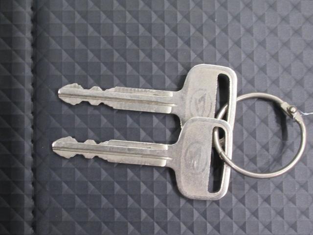 ハイゼットトラックスタンダード　農用スペシャル４ＷＤ　ＭＴ５速　ＬＥＤヘッドランプ　ＡＭ／ＦＭラジオ　荷台作業灯　オートライト　キーフリー　アイドリングストップ　衝突被害軽減システム　レーンアシスト　オートマチックハイビーム（岡山県）の中古車