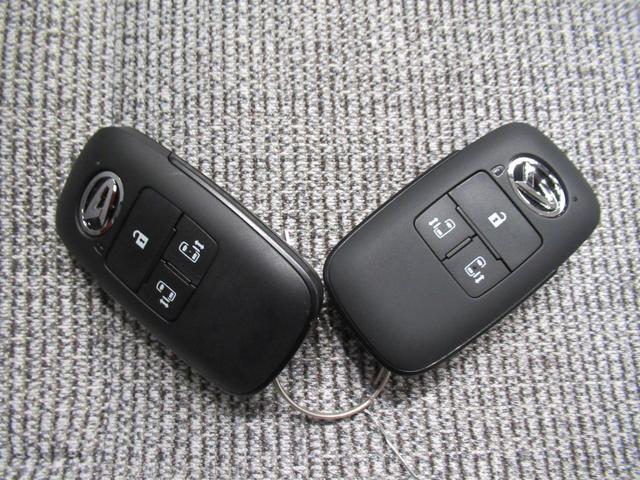 ムーヴキャンバスストライプスＧ両側パワースライドドア　シートヒーター　ＵＳＢ入力端子　ホッとカップホルダー　オートライト　キーフリー　アイドリングストップ　衝突被害軽減システム　レーンアシスト　オートマチックハイビーム（岡山県）の中古車