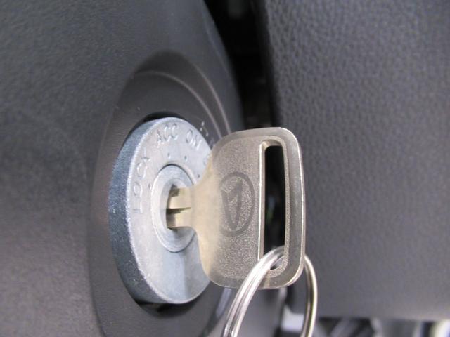 ハイゼットトラックスタンダードＭＴ５速　ＡＭ／ＦＭラジオ　オートライト　アイドリングストップ　衝突被害軽減システム　レーンアシスト　オートマチックハイビーム　ティーゼットデオプラス（岡山県）の中古車