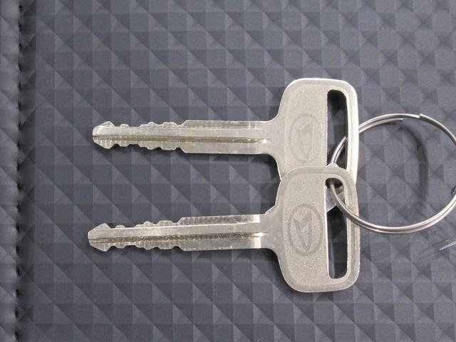 ハイゼットトラックスタンダードＭＴ５速　ＡＭ／ＦＭラジオ　オートライト　アイドリングストップ　衝突被害軽減システム　レーンアシスト　オートマチックハイビーム　ティーゼットデオプラス（岡山県）の中古車