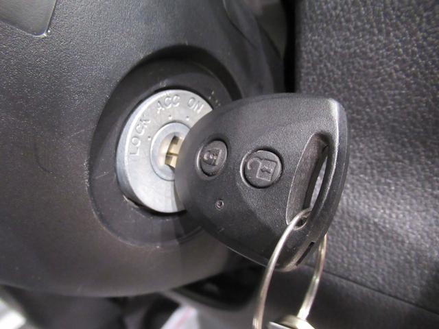 ハイゼットカーゴデラックスＡＭ／ＦＭラジオ　両側スライドドア　キーレスエントリー　アイドリングストップ　衝突被害軽減システム　レーンアシスト　オートマチックハイビーム　ティーゼットデオプラス（岡山県）の中古車