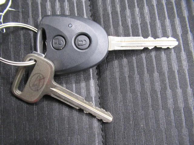 ハイゼットカーゴデラックスＡＭ／ＦＭラジオ　両側スライドドア　キーレスエントリー　アイドリングストップ　衝突被害軽減システム　レーンアシスト　オートマチックハイビーム　ティーゼットデオプラス（岡山県）の中古車