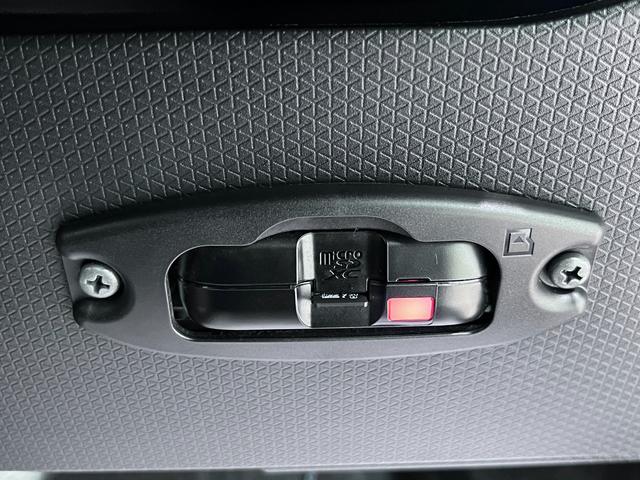 タントカスタムＲＳパノラマモニター　７インチナビ　ドライブレコーダー　両側パワースライドドア　シートヒーター　ＵＳＢ入力端子　Ｂｌｕｅｔｏｏｔｈ　オートライト　キーフリー　アイドリングストップ　ティーゼットデオプラス（岡山県）の中古車