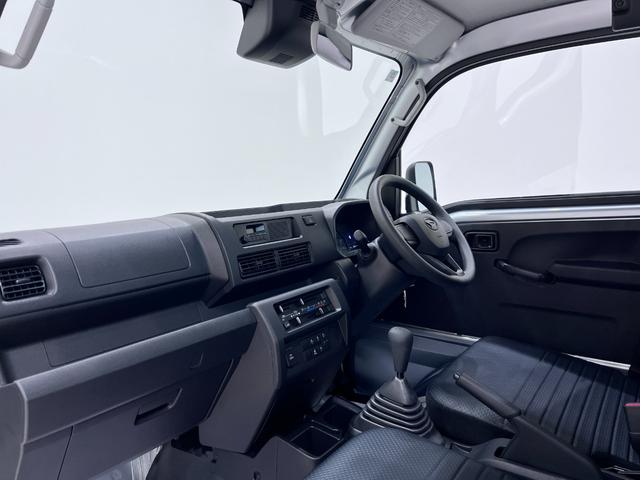 ハイゼットトラックスタンダードＭＴ５速　ＡＭ／ＦＭラジオ　オートライト　アイドリングストップ　衝突被害軽減システム　レーンアシスト　オートマチックハイビーム　ティーゼットデオプラス（岡山県）の中古車