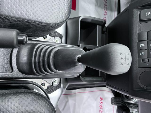 ハイゼットトラックスタンダードＭＴ５速　ＡＭ／ＦＭラジオ　オートライト　アイドリングストップ　衝突被害軽減システム　レーンアシスト　オートマチックハイビーム　ティーゼットデオプラス（岡山県）の中古車