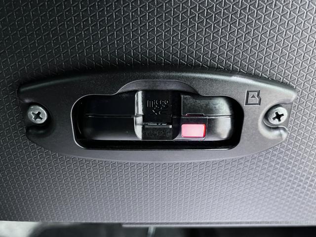 タントカスタムＲＳパノラマモニター　７インチナビ　ドライブレコーダー　両側パワースライドドア　シートヒーター　ＵＳＢ入力端子　Ｂｌｕｅｔｏｏｔｈ　オートライト　キーフリー　アイドリングストップ　ティーゼットデオプラス（岡山県）の中古車