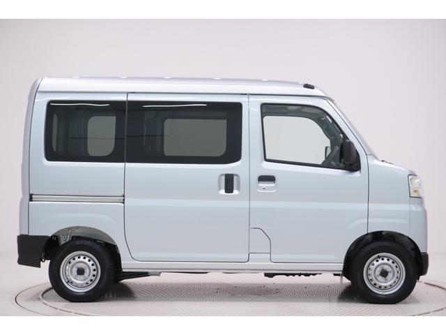 ハイゼットカーゴデラックス両側スライドドア　ＡＭ／ＦＭラジオ　キーレスエントリー　アイドリングストップ　衝突被害軽減システム　レーンアシスト　オートマチックハイビーム　ティーゼットデオプラス（岡山県）の中古車