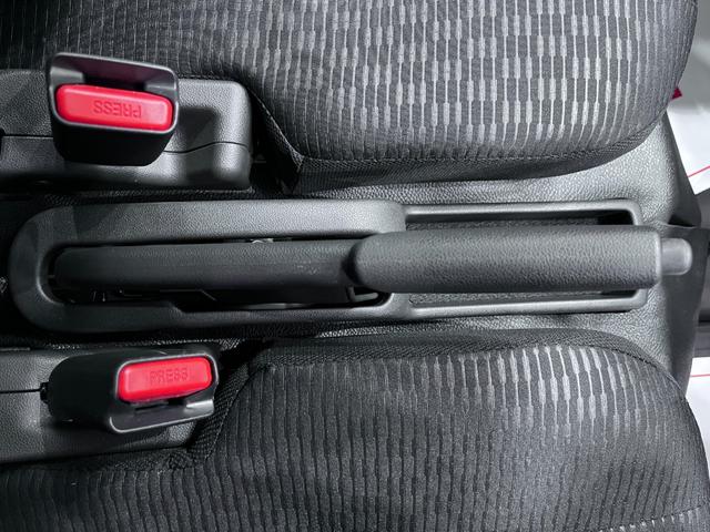 ハイゼットカーゴデラックス両側スライドドア　ＡＭ／ＦＭラジオ　キーレスエントリー　アイドリングストップ　衝突被害軽減システム　レーンアシスト　オートマチックハイビーム　ティーゼットデオプラス（岡山県）の中古車