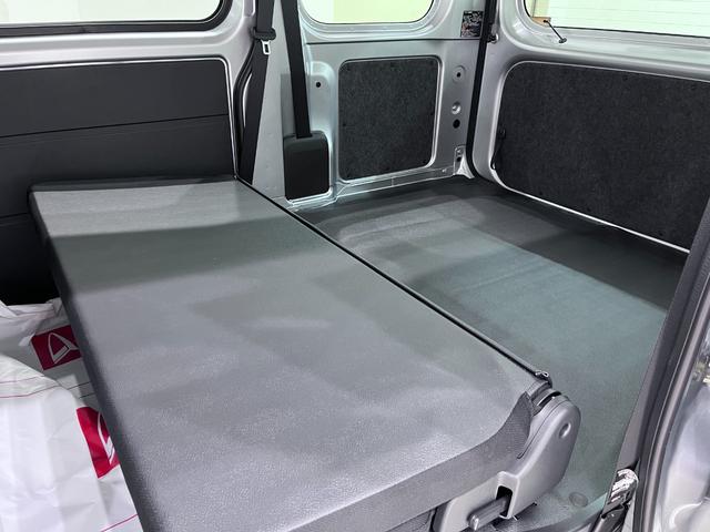 ハイゼットカーゴデラックス両側スライドドア　ＡＭ／ＦＭラジオ　キーレスエントリー　アイドリングストップ　衝突被害軽減システム　レーンアシスト　オートマチックハイビーム　ティーゼットデオプラス（岡山県）の中古車