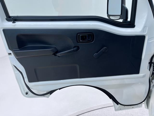 ハイゼットトラックスタンダード農用スペシャル　ＳＡ３ｔ４ＷＤ　ＭＴ５速　ＬＥＤヘッドランプ　ＡＭ／ＦＭラジオ　荷台作業灯　衝突被害軽減システム　レーンアシスト　ティーゼットデオプラス（岡山県）の中古車