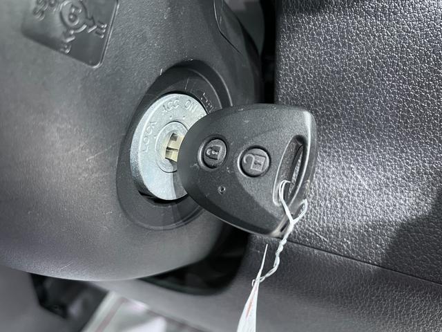 ハイゼットカーゴデラックスAM/FMラジオ 両側スライドドア オートライト キーレスエントリー アイドリングストップ 衝突被害軽減システム レーンアシスト オートマチックハイビーム ティーゼットデオプラス(岡山県)の中古車