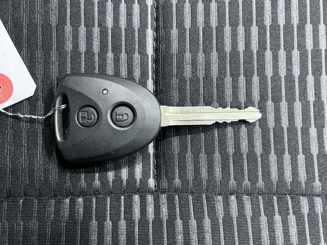 ハイゼットカーゴデラックスAM/FMラジオ 両側スライドドア オートライト キーレスエントリー アイドリングストップ 衝突被害軽減システム レーンアシスト オートマチックハイビーム ティーゼットデオプラス(岡山県)の中古車