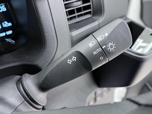 ハイゼットカーゴデラックス４ＷＤ　ＡＭ／ＦＭラジオ　両側スライドドア　オートライト　キーレスエントリー　アイドリングストップ　衝突被害軽減システム　レーンアシスト　オートマチックハイビーム　ティーゼットデオプラス（岡山県）の中古車