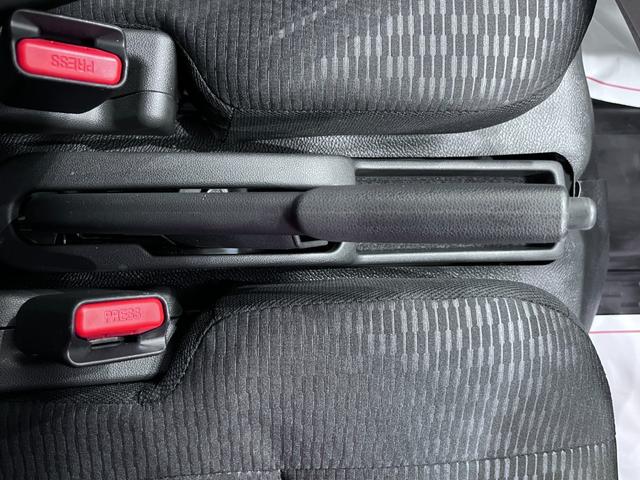 ハイゼットカーゴデラックス４ＷＤ　ＡＭ／ＦＭラジオ　両側スライドドア　オートライト　キーレスエントリー　アイドリングストップ　衝突被害軽減システム　レーンアシスト　オートマチックハイビーム　ティーゼットデオプラス（岡山県）の中古車