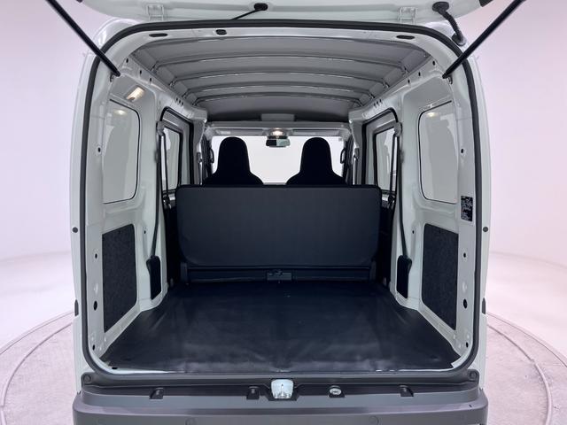 ハイゼットカーゴデラックス４ＷＤ　ＡＭ／ＦＭラジオ　両側スライドドア　オートライト　キーレスエントリー　アイドリングストップ　衝突被害軽減システム　レーンアシスト　オートマチックハイビーム　ティーゼットデオプラス（岡山県）の中古車