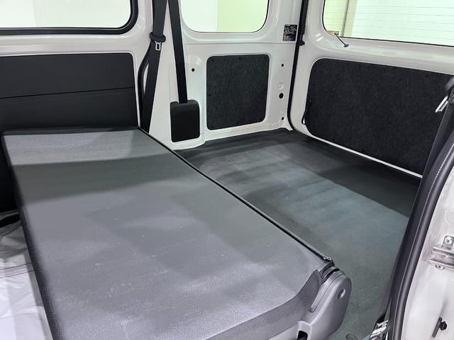 ハイゼットカーゴデラックス４ＷＤ　ＡＭ／ＦＭラジオ　両側スライドドア　オートライト　キーレスエントリー　アイドリングストップ　衝突被害軽減システム　レーンアシスト　オートマチックハイビーム　ティーゼットデオプラス（岡山県）の中古車