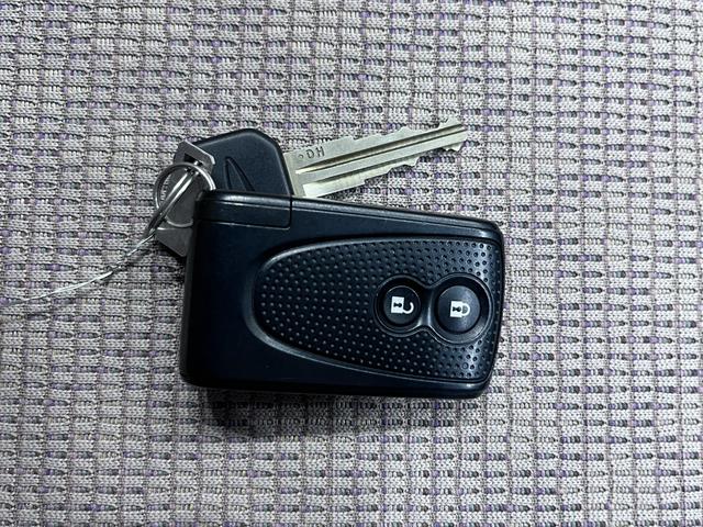 ミラココアココアＸキーフリー　アイドリングストップ　電動格納式ドアミラー　エアコン　パワーステアリング　パワーウィンドウ　運転席エアバッグ　ＡＢＳ　ティーゼットデオプラス（岡山県）の中古車