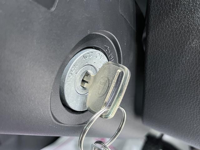 ハイゼットトラックスタンダード４ＷＤ　ＭＴ５速　ＡＭ／ＦＭラジオ　オートライト　アイドリングストップ　衝突被害軽減システム　レーンアシスト　オートマチックハイビーム　ティーゼットデオプラス（岡山県）の中古車