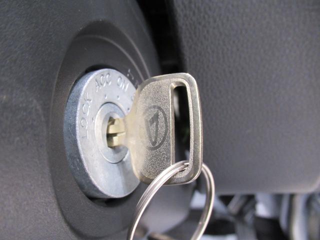 ハイゼットトラックスタンダードＡＭ／ＦＭラジオ　オートライト　アイドリングストップ　衝突被害軽減システム　レーンアシスト　オートマチックハイビーム　ティーゼットデオプラス（岡山県）の中古車