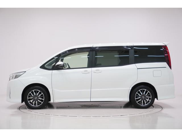 ノアＳｉ両側パワースライドドア　オートライト　キーフリー　アイドリングストップ　電動格納式ドアミラー　エアコン　パワーステアリング　パワーウィンドウ　運転席エアバッグ　ＡＢＳ　ティーゼットデオプラス（岡山県）の中古車