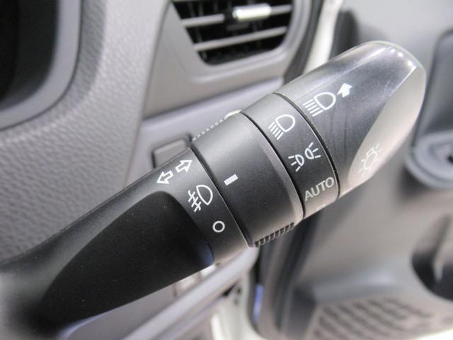 ノアＳｉ両側パワースライドドア　オートライト　キーフリー　アイドリングストップ　電動格納式ドアミラー　エアコン　パワーステアリング　パワーウィンドウ　運転席エアバッグ　ＡＢＳ　ティーゼットデオプラス（岡山県）の中古車