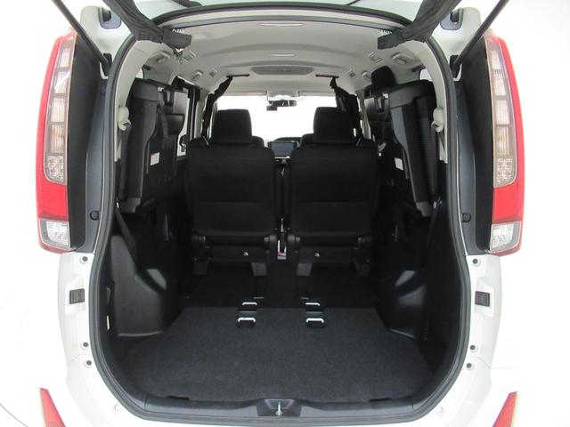 ノアＳｉ両側パワースライドドア　オートライト　キーフリー　アイドリングストップ　電動格納式ドアミラー　エアコン　パワーステアリング　パワーウィンドウ　運転席エアバッグ　ＡＢＳ　ティーゼットデオプラス（岡山県）の中古車