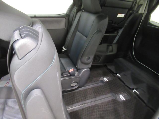 ノアＳｉ両側パワースライドドア　オートライト　キーフリー　アイドリングストップ　電動格納式ドアミラー　エアコン　パワーステアリング　パワーウィンドウ　運転席エアバッグ　ＡＢＳ　ティーゼットデオプラス（岡山県）の中古車