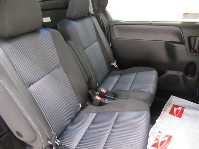 ノアＳｉ両側パワースライドドア　オートライト　キーフリー　アイドリングストップ　電動格納式ドアミラー　エアコン　パワーステアリング　パワーウィンドウ　運転席エアバッグ　ＡＢＳ　ティーゼットデオプラス（岡山県）の中古車