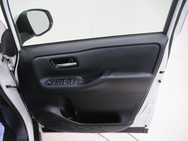 ノアＳｉ両側パワースライドドア　オートライト　キーフリー　アイドリングストップ　電動格納式ドアミラー　エアコン　パワーステアリング　パワーウィンドウ　運転席エアバッグ　ＡＢＳ　ティーゼットデオプラス（岡山県）の中古車