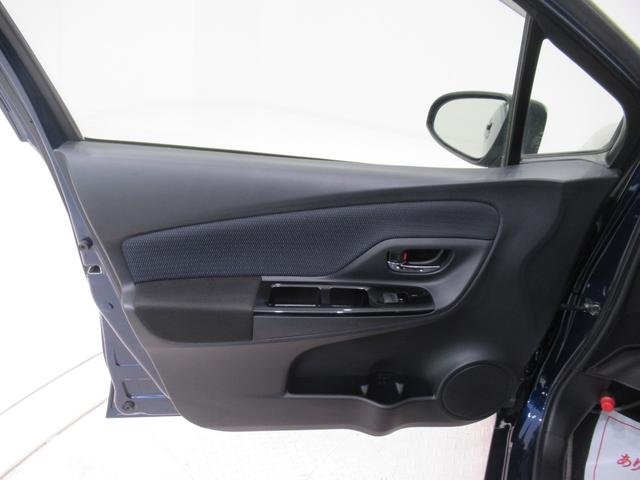 ヴィッツハイブリッドＦ　セーフティーエディションオートライト　キーフリー　電動格納式ドアミラー　エアコン　パワーステアリング　パワーウィンドウ　運転席エアバッグ　ＡＢＳ　ティーゼットデオプラス（岡山県）の中古車