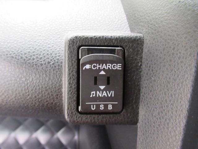 タントカスタムＲＳシートヒーター　両側パワースライドドア　オートライト　キーフリー　アイドリングストップ　パノラマモニター　ナビ　ドライブレコーダー　ＵＳＢ入力端子　Ｂｌｕｅｔｏｏｔｈ　ティーゼットデオプラス（岡山県）の中古車